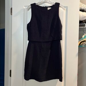 Reiss 8 Navy Blue Embossed Designer Dress

***fits more like a size 6***